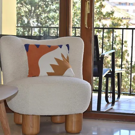 Apartment En El Centro Con Parking Y Terraza