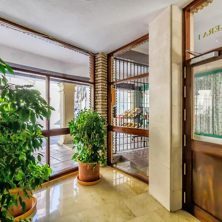 En El Centro Con Parking Y Terraza