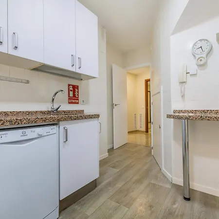 En El Centro Con Parking Y Terraza *