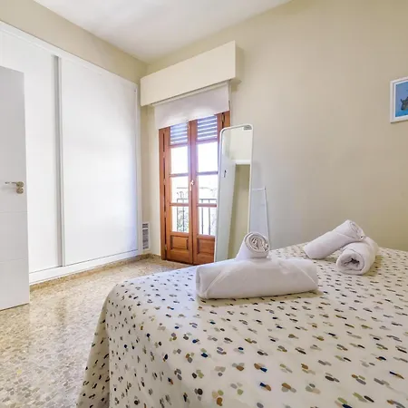 Apartment En El Centro Con Parking Y Terraza