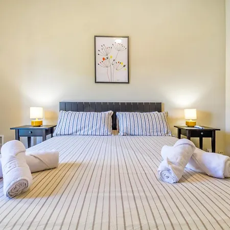 En El Centro Con Parking Y Terraza *