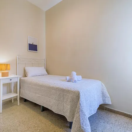 En El Centro Con Parking Y Terraza