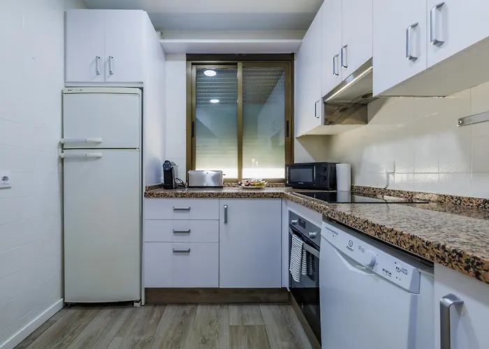 דירה En El Centro Con Parking Y Terraza *