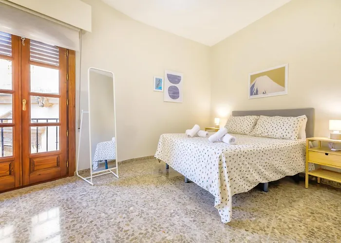 En El Centro Con Parking Y Terraza