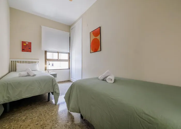 En El Centro Con Parking Y Terraza