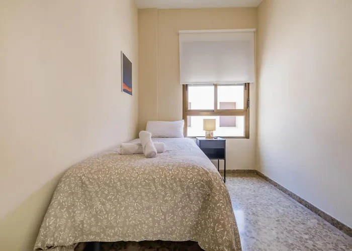 En El Centro Con Parking Y Terraza דירה *