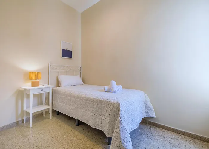 En El Centro Con Parking Y Terraza