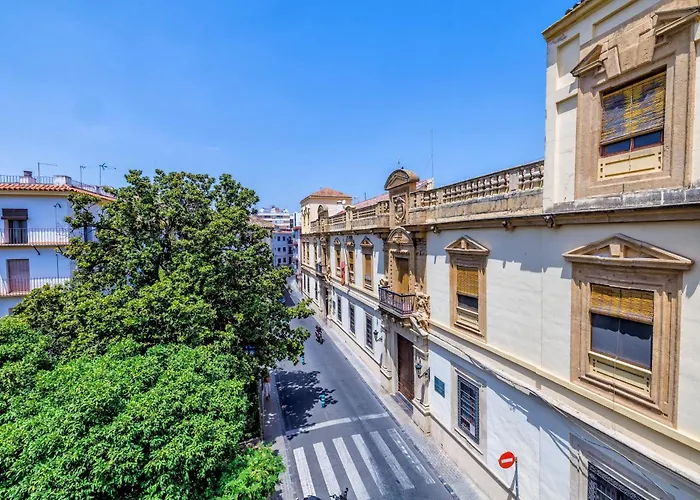 דירה En El Centro Con Parking Y Terraza *
