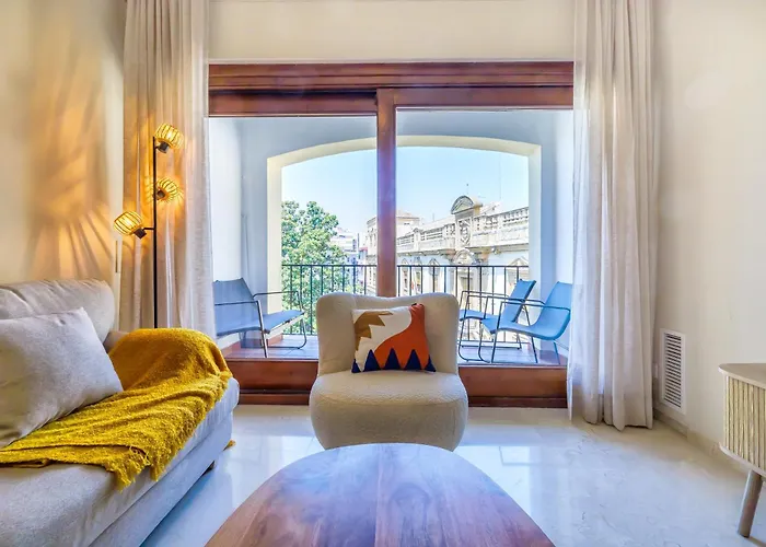 דירה En El Centro Con Parking Y Terraza *