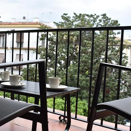En El Centro Con Parking Y Terraza Apartament