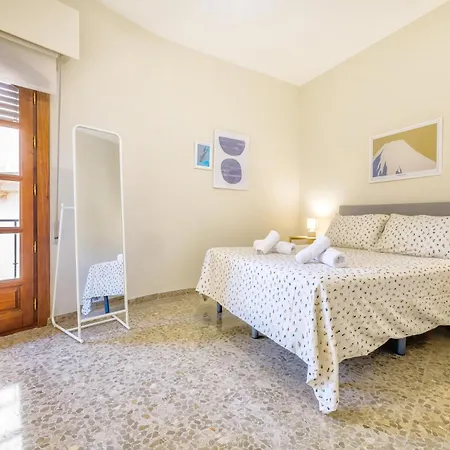 En El Centro Con Parking Y Terraza