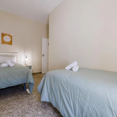 En El Centro Con Parking Y Terraza * Córdoba