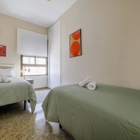 En El Centro Con Parking Y Terraza