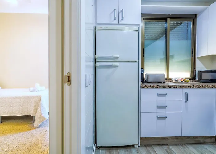 En El Centro Con Parking Y Terraza