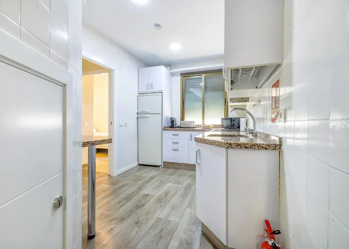 En El Centro Con Parking Y Terraza דירה *