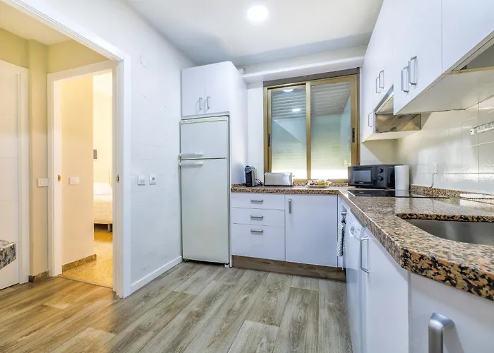 דירה En El Centro Con Parking Y Terraza *