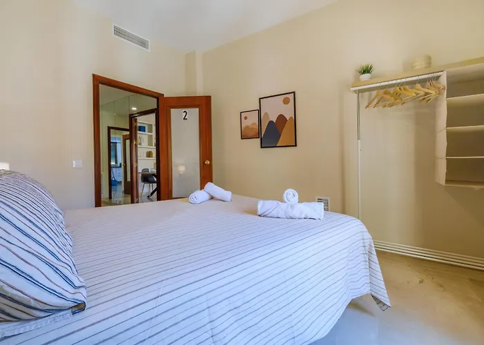 En El Centro Con Parking Y Terraza דירה *