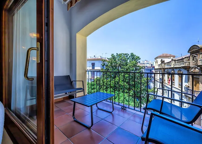 En El Centro Con Parking Y Terraza דירה