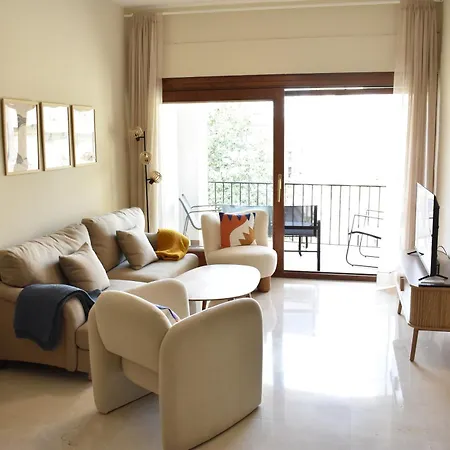 Apartment En El Centro Con Parking Y Terraza *